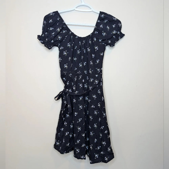 NWT Hollister Co. Navy Floral Print Flowy Cap Sleeve Wrap Mini Dress Women XS - Picture 3 of 8